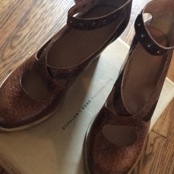 Made in Brazil leather shoe wooden heel. - Picture 3 of 8